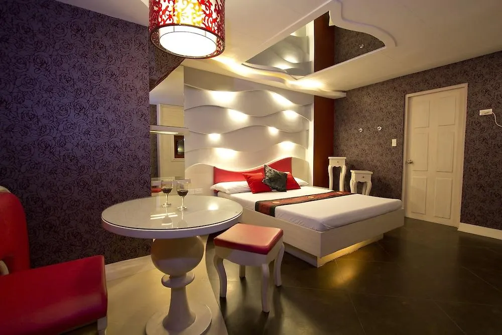 Victoria Court Panorama Hotel Pasig City 3*,